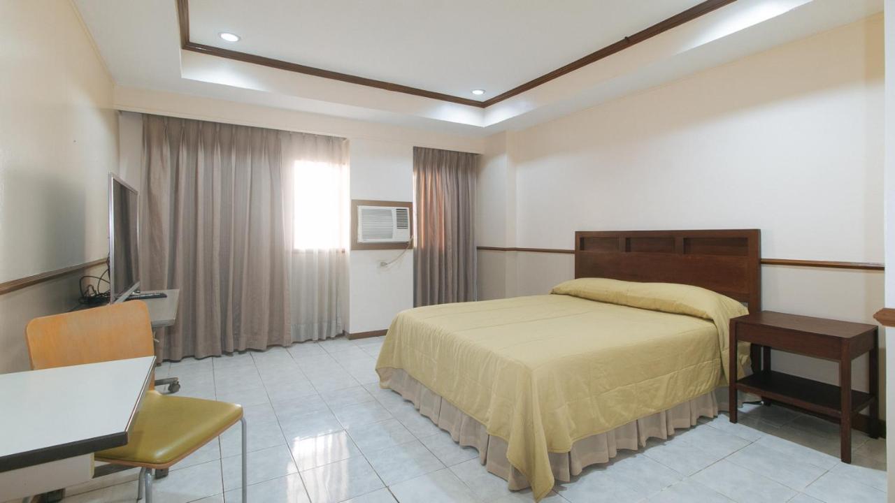Garden Plaza Hotel Manilla Buitenkant foto