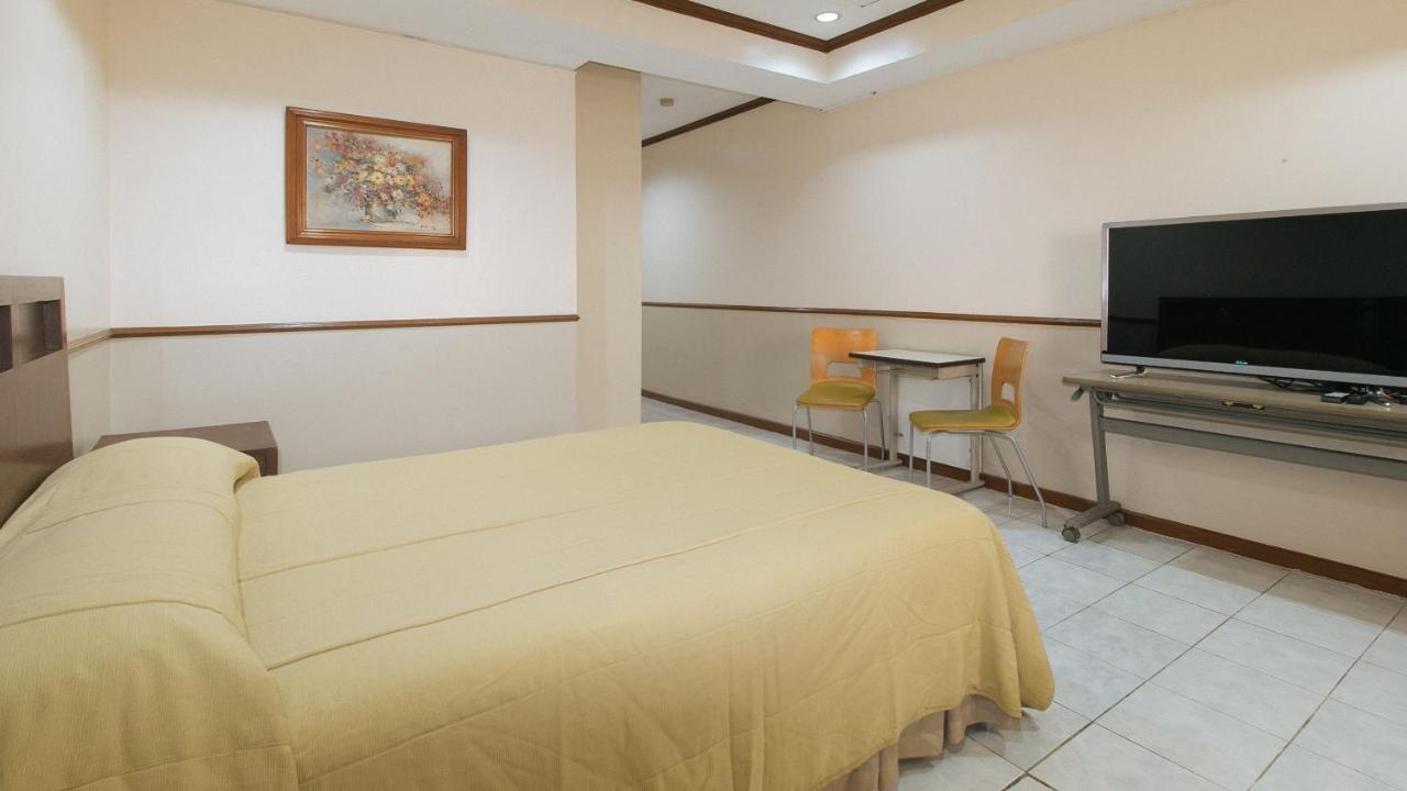 Garden Plaza Hotel Manilla Buitenkant foto
