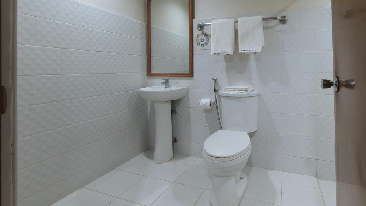 Garden Plaza Hotel Manilla Buitenkant foto
